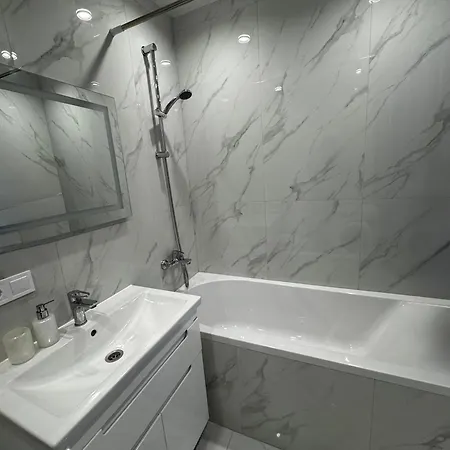 Avalon Zelena Street зелена Lvov